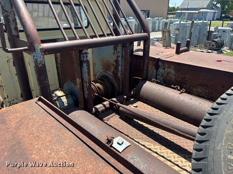 image for item EG6624 1963 GMC winch truck