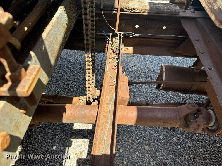 image for item EG6624 1963 GMC winch truck