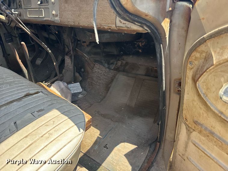 image for item EG6624 1963 GMC winch truck