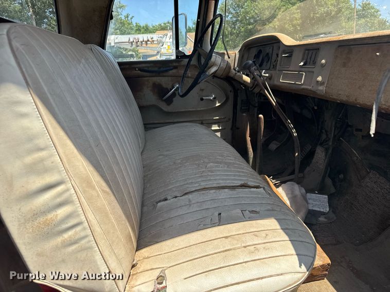 image for item EG6624 1963 GMC winch truck