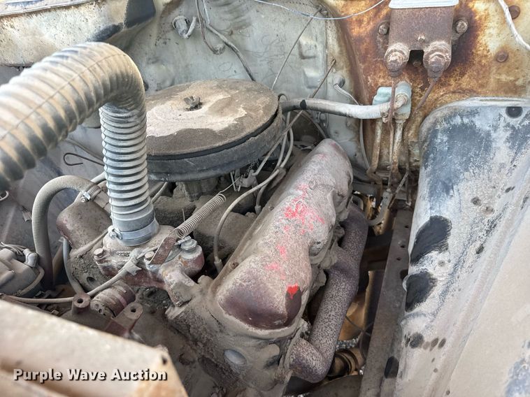 image for item EG6624 1963 GMC winch truck