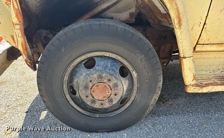 image for item EG6624 1963 GMC winch truck