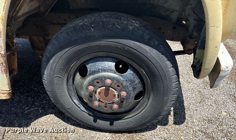 image for item EG6624 1963 GMC winch truck