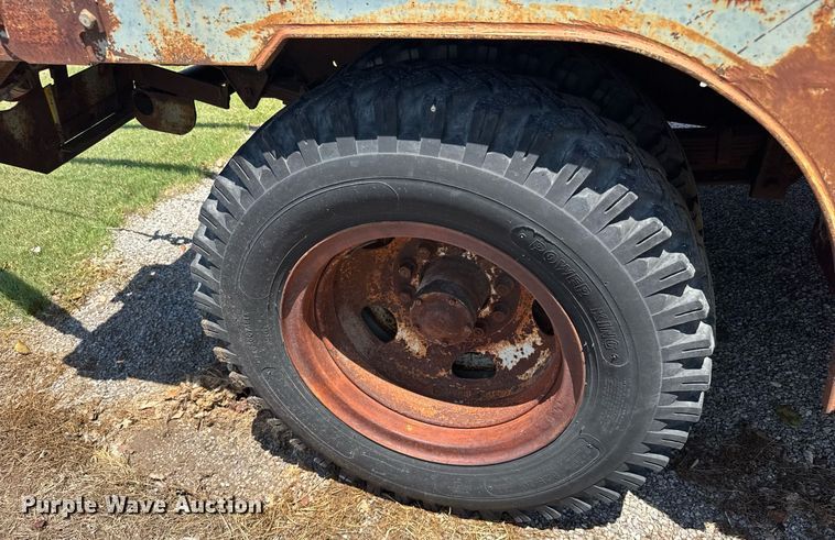 image for item EG6624 1963 GMC winch truck