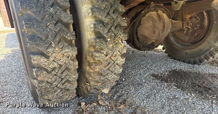 image for item EG6624 1963 GMC winch truck