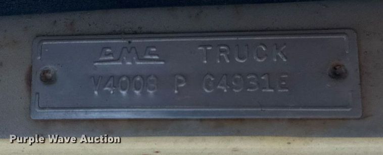 image for item EG6624 1963 GMC winch truck