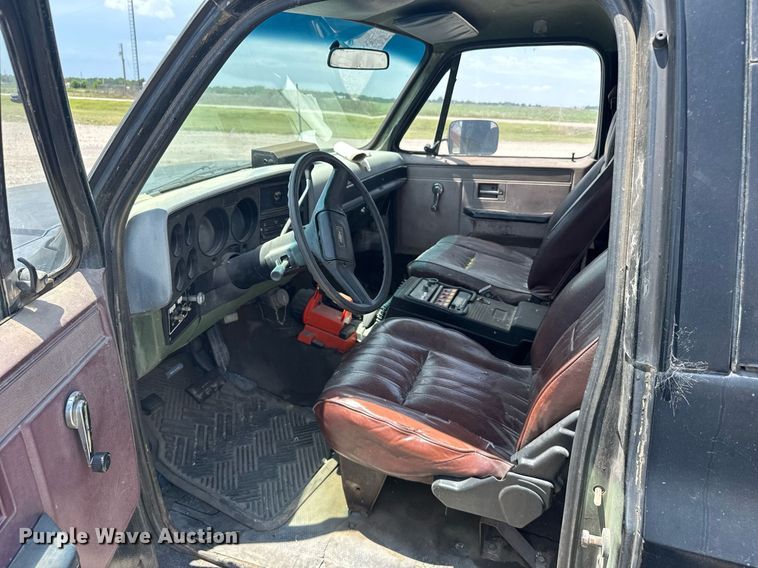 image for item EG6626 1984 Chevrolet D10 Military Blazer SUV