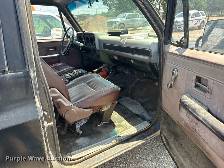 image for item EG6626 1984 Chevrolet D10 Military Blazer SUV