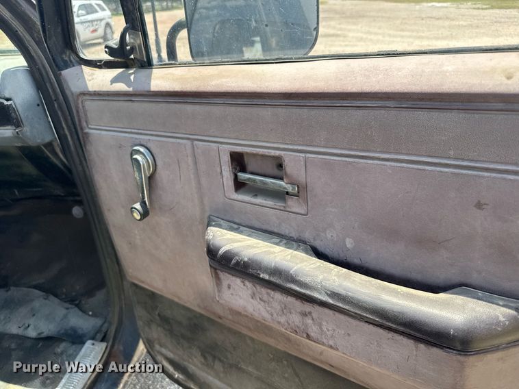 image for item EG6626 1984 Chevrolet D10 Military Blazer SUV