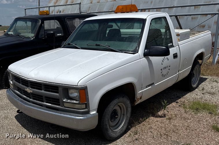 image for item EG6627 1998 Chevrolet C1500 pickup truck