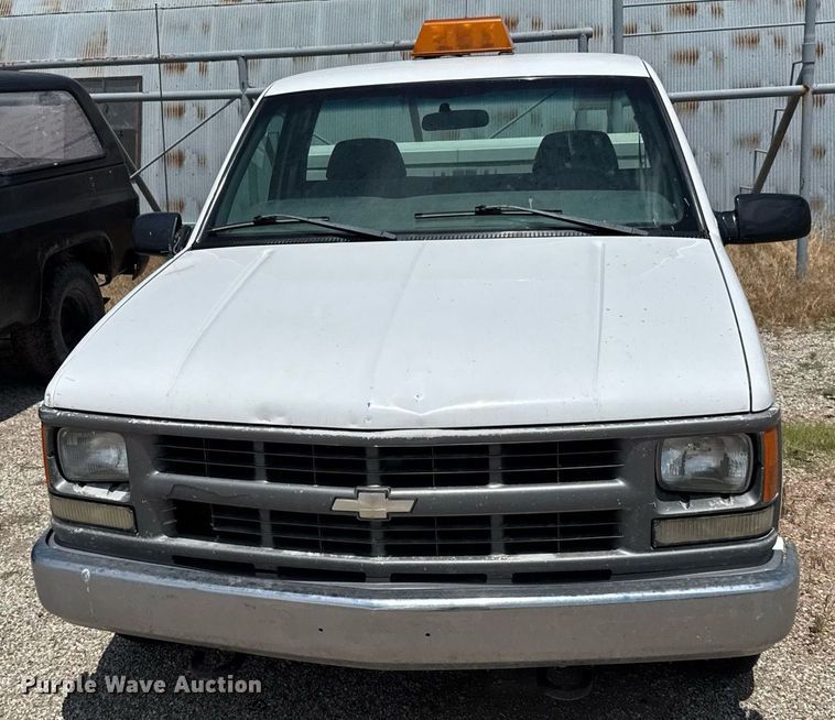 image for item EG6627 1998 Chevrolet C1500 pickup truck