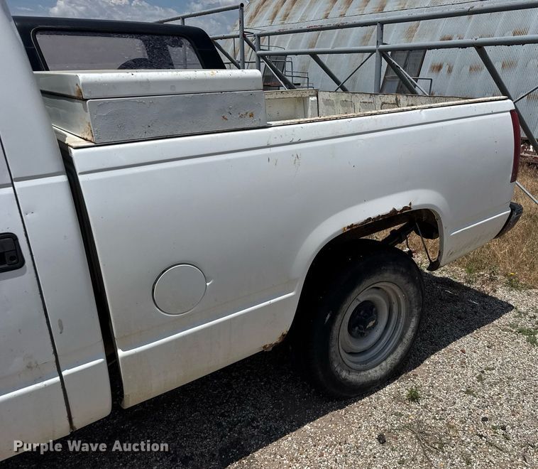 image for item EG6627 1998 Chevrolet C1500 pickup truck