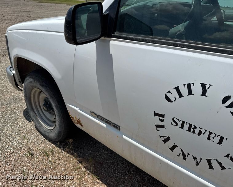 image for item EG6627 1998 Chevrolet C1500 pickup truck