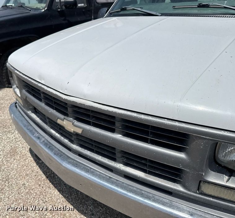 image for item EG6627 1998 Chevrolet C1500 pickup truck