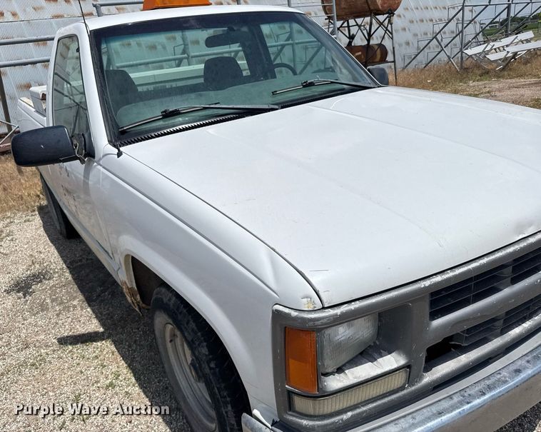 image for item EG6627 1998 Chevrolet C1500 pickup truck