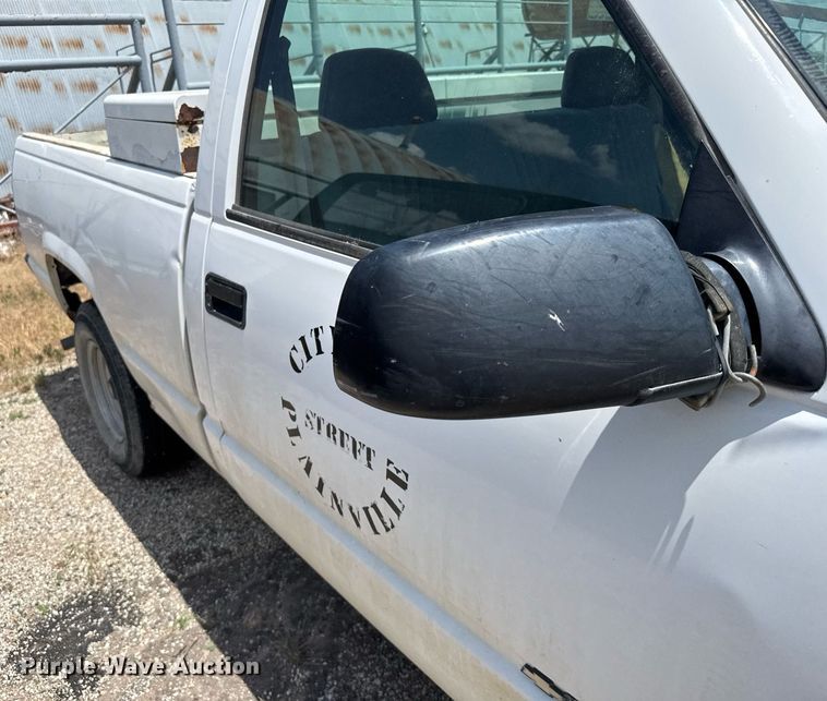 image for item EG6627 1998 Chevrolet C1500 pickup truck