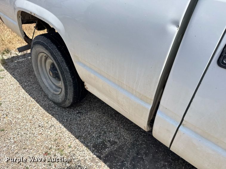 image for item EG6627 1998 Chevrolet C1500 pickup truck