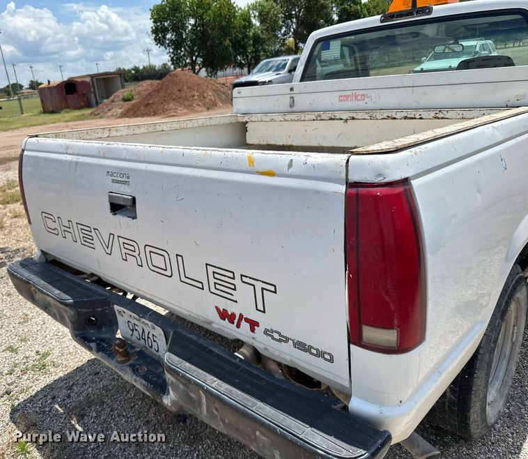 image for item EG6627 1998 Chevrolet C1500 pickup truck