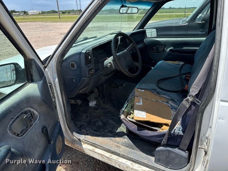 image for item EG6627 1998 Chevrolet C1500 pickup truck