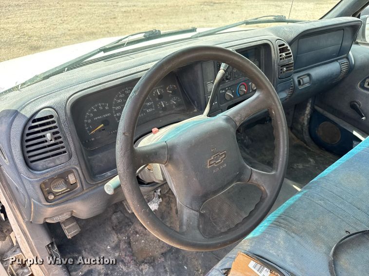 image for item EG6627 1998 Chevrolet C1500 pickup truck