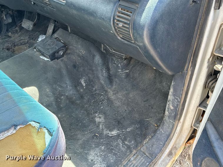 image for item EG6627 1998 Chevrolet C1500 pickup truck