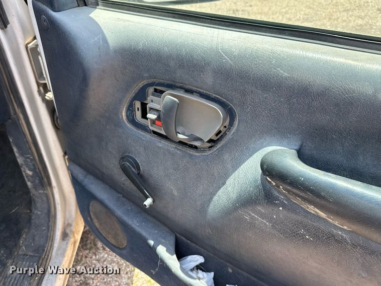 image for item EG6627 1998 Chevrolet C1500 pickup truck