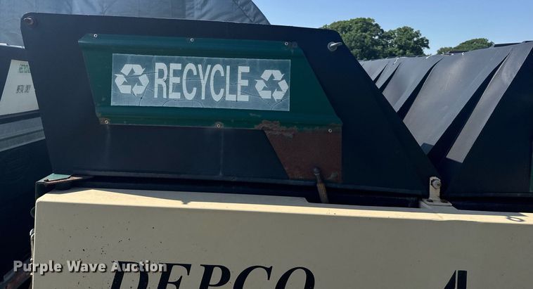 image for item EG6633 2002 AlleyCat RSWT Recycling recycling trailer