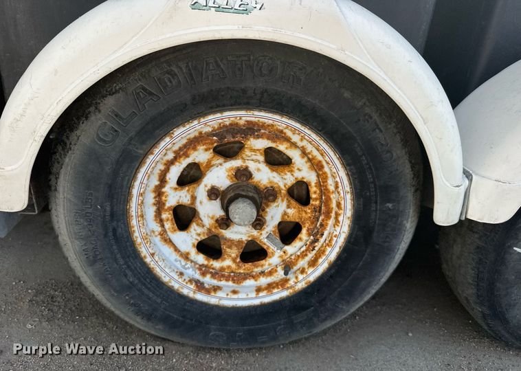 image for item EG6638 2005 AlleyCat RSWT300 recycling trailer