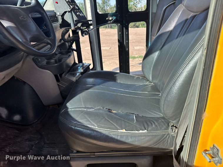 image for item EG6657 1998 Chevrolet Express G3500  school bus