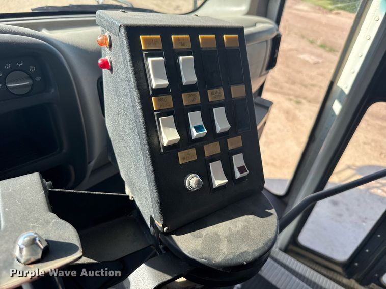 image for item EG6657 1998 Chevrolet Express G3500  school bus