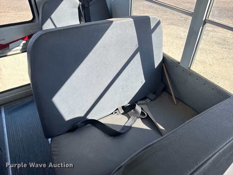 image for item EG6657 1998 Chevrolet Express G3500  school bus