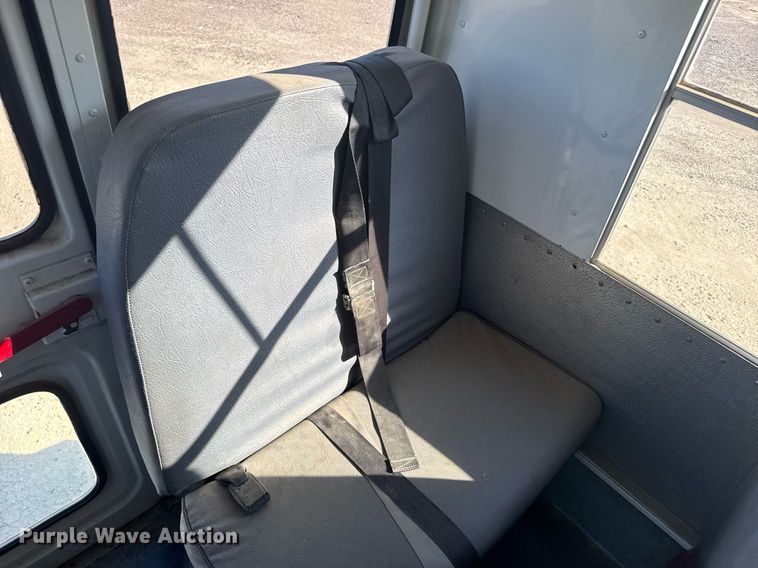 image for item EG6657 1998 Chevrolet Express G3500  school bus