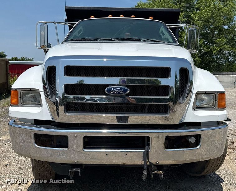 image for item EG8096 2011 Ford F750 Super Duty dump truck