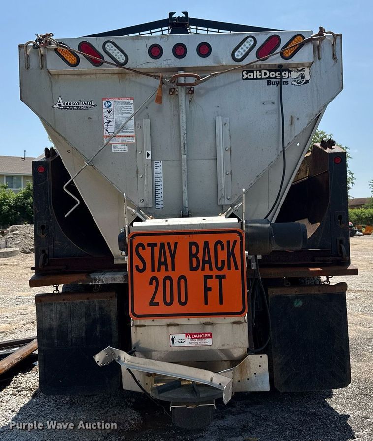 image for item EG8096 2011 Ford F750 Super Duty dump truck