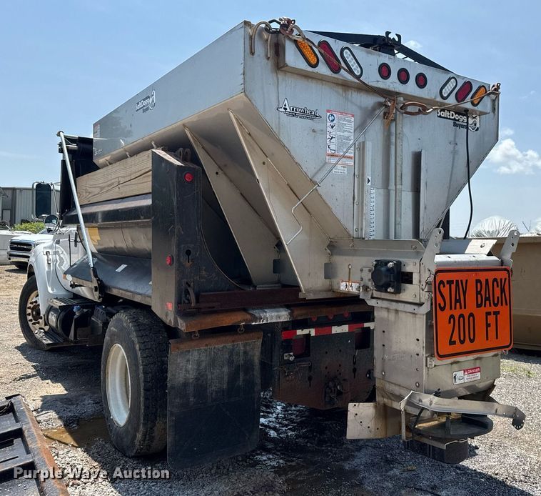 image for item EG8096 2011 Ford F750 Super Duty dump truck