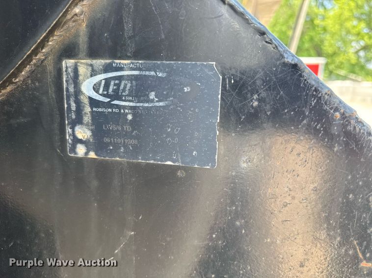 image for item EG8096 2011 Ford F750 Super Duty dump truck