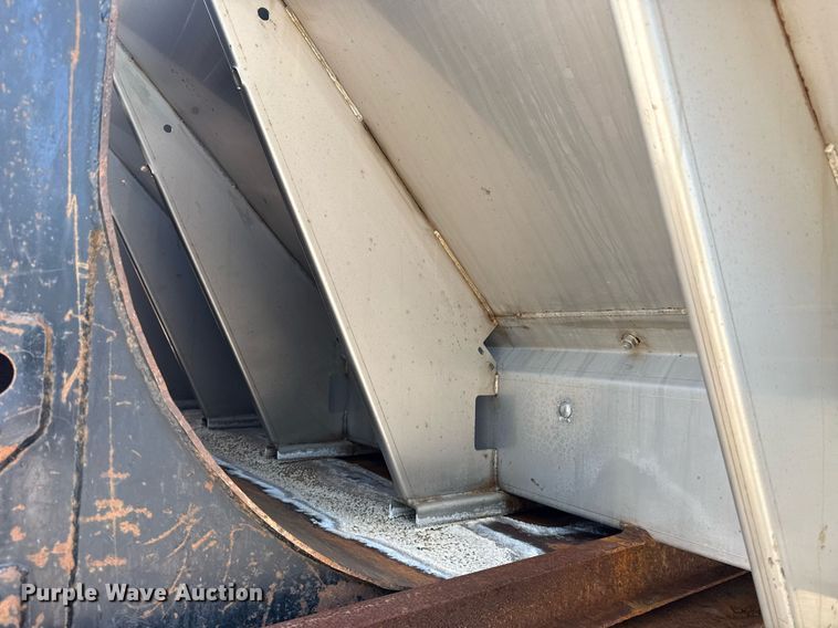 image for item EG8096 2011 Ford F750 Super Duty dump truck