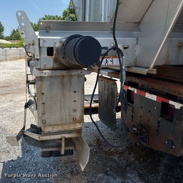 image for item EG8096 2011 Ford F750 Super Duty dump truck