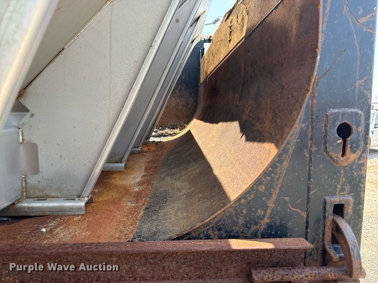 image for item EG8096 2011 Ford F750 Super Duty dump truck