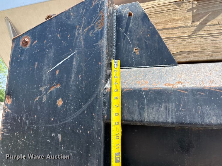 image for item EG8096 2011 Ford F750 Super Duty dump truck