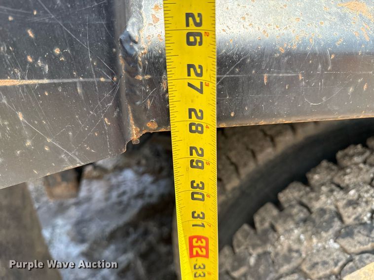 image for item EG8096 2011 Ford F750 Super Duty dump truck