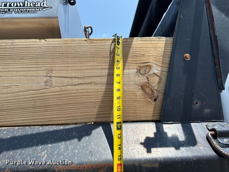 image for item EG8096 2011 Ford F750 Super Duty dump truck