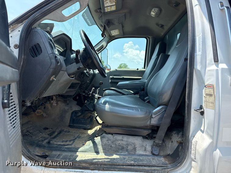 image for item EG8096 2011 Ford F750 Super Duty dump truck