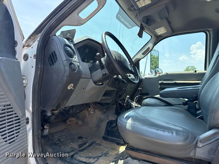 image for item EG8096 2011 Ford F750 Super Duty dump truck