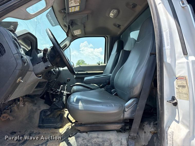 image for item EG8096 2011 Ford F750 Super Duty dump truck