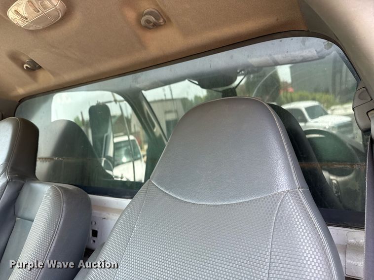 image for item EG8096 2011 Ford F750 Super Duty dump truck