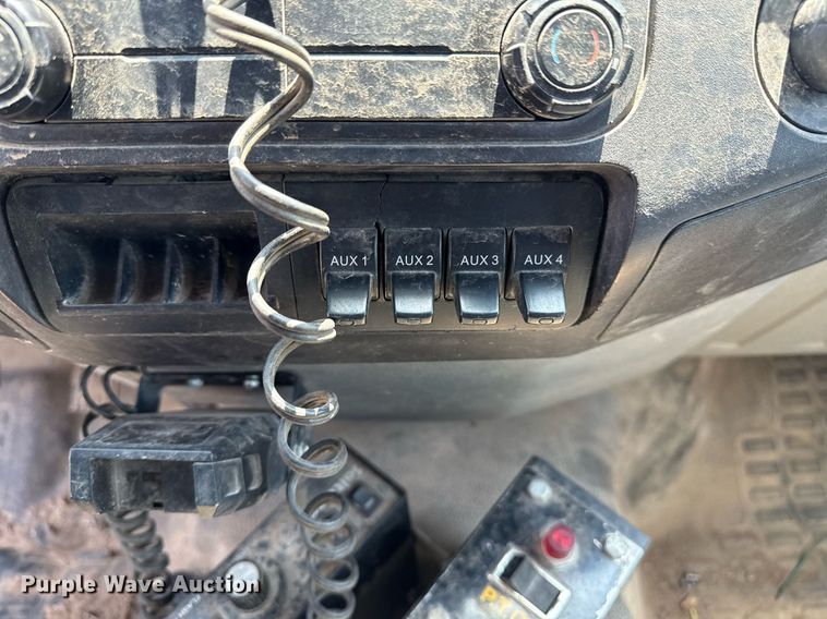 image for item EG8096 2011 Ford F750 Super Duty dump truck