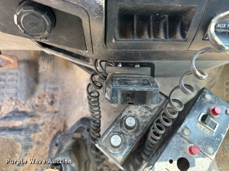 image for item EG8096 2011 Ford F750 Super Duty dump truck