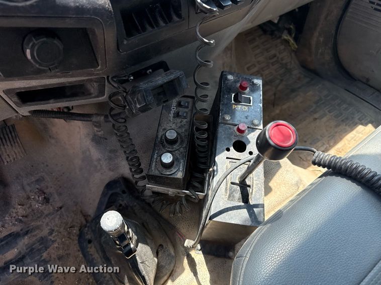 image for item EG8096 2011 Ford F750 Super Duty dump truck