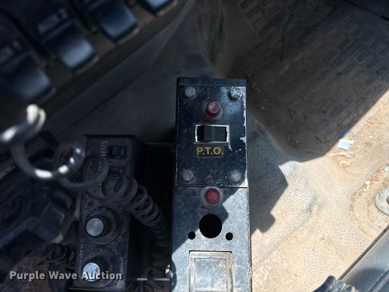 image for item EG8096 2011 Ford F750 Super Duty dump truck